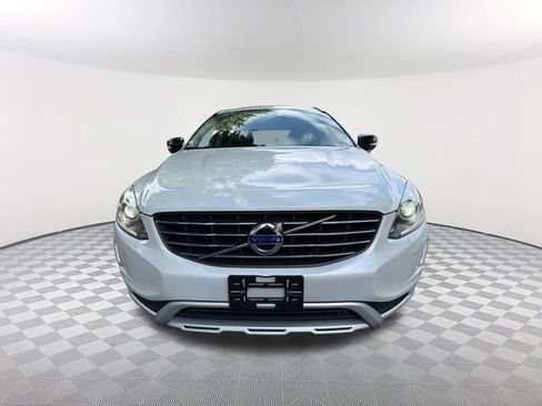Used 2017 Volvo XC60 T5 Dynamic w/ Preferred Option Package FWD image 2