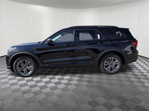 New 2026 Ford Explorer Active AWD/4WD image 4