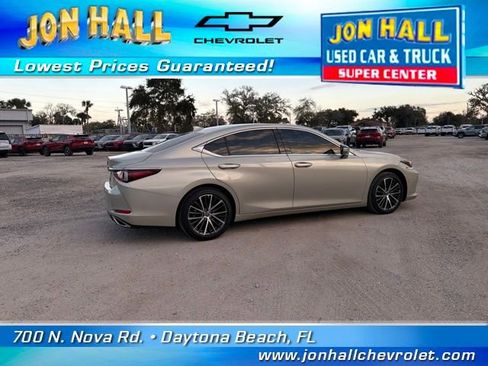 Used 2025 Lexus ES 350 350 4D Sedan image 12