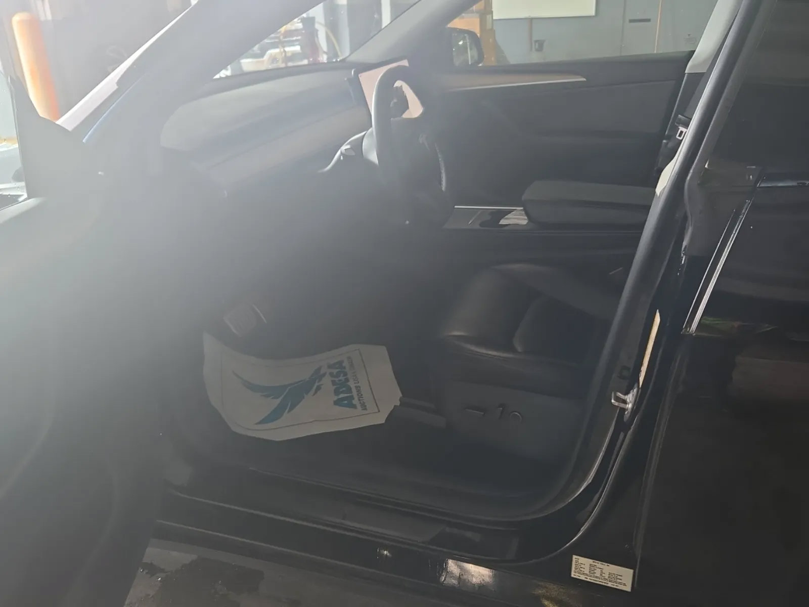 Used 2023 Tesla Model Y Performance AWD/4WD image 3