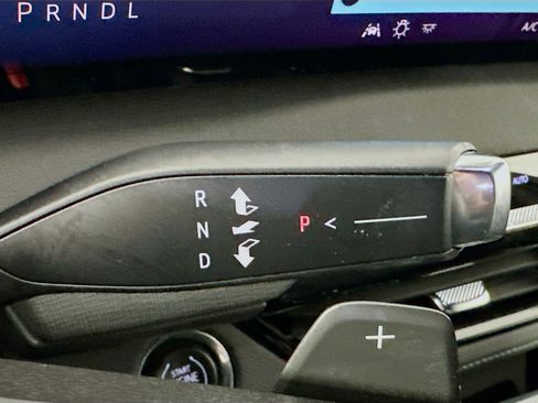 Used 2025 Buick Enclave Preferred image 25