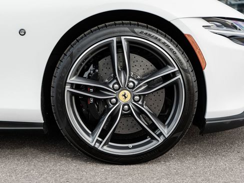 Used 2024 Ferrari Roma Spider image 16