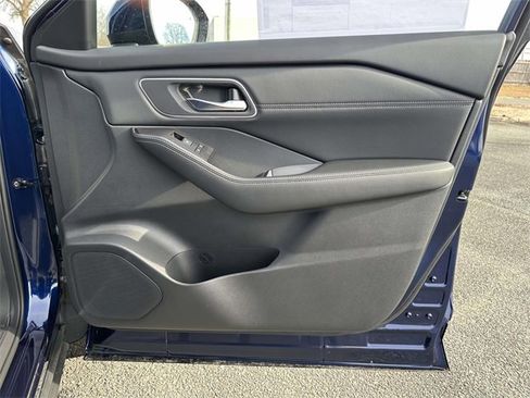 New 2026 Nissan Rogue Platinum w/ Platinum Premium Package image 8