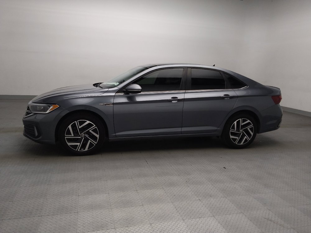 Used 2023 Volkswagen Jetta SEL FWD image 2