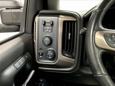 Used 2018 GMC Sierra 2500 Denali w/ Duramax Plus Package AWD/4WD image 24