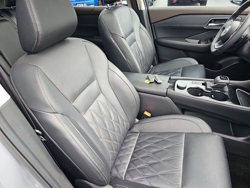 Used 2023 Nissan Rogue Platinum w/ Platinum Premium Package image 15