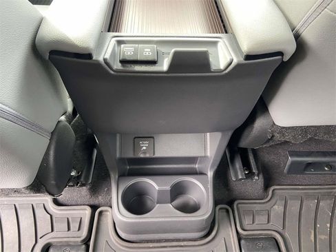 Used 2024 Toyota Sienna XLE w/ XLE Plus Package image 21