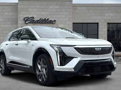 Certified 2025 Cadillac Optiq Luxury 2 w/ LPO, Floor Liner Package