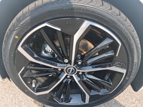 Used 2024 Nissan Altima 2.5 SR w/ SR Premium Package FWD image 8