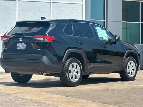 Certified 2022 Toyota RAV4 LE FWD image 4