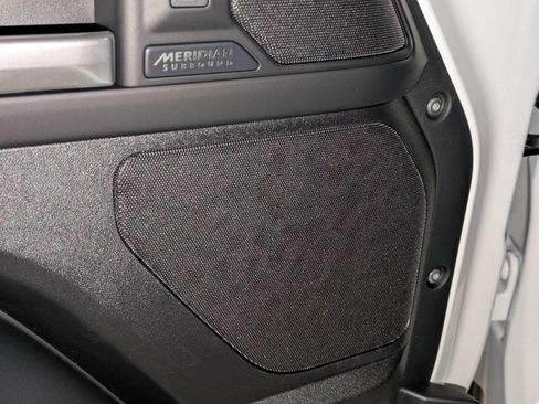 New 2026 Land Rover Defender 110 X-Dynamic SE AWD/4WD image 13