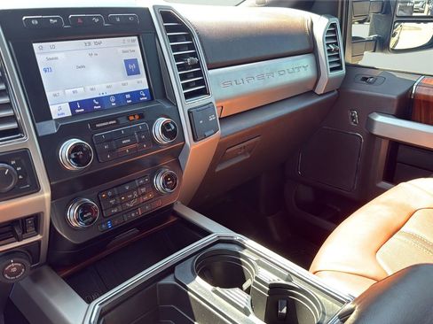 Used 2020 Ford F250 King Ranch w/ King Ranch Ultimate Package AWD/4WD image 16