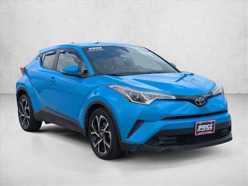 Used 2019 Toyota C-HR XLE FWD image 3