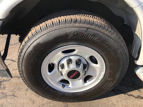 Used 2024 GMC Savana 2500 w/ Driver Convenience Package image 9