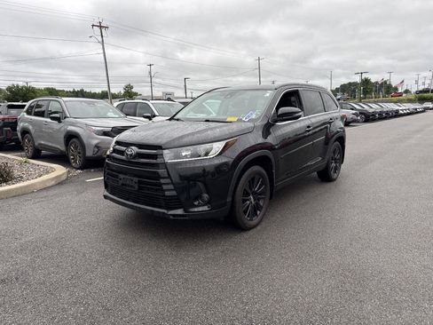 Used 2019 Toyota Highlander SE AWD/4WD image 6