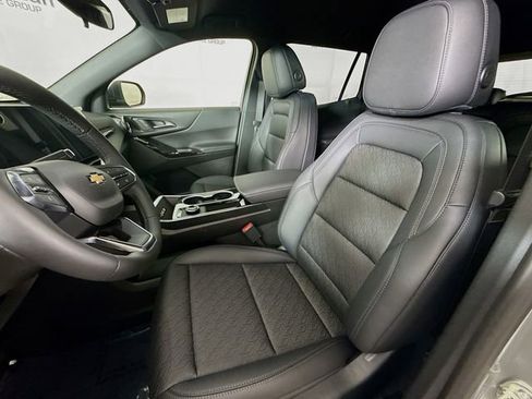 New 2026 Chevrolet Equinox LT w/ Convenience Package II FWD image 22
