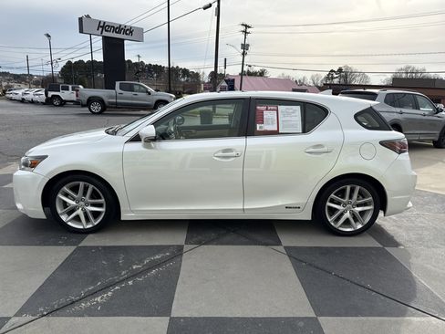 Used 2015 Lexus CT 200h w/ Navigation Package image 7