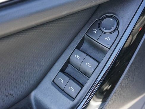 Used 2025 Chevrolet Equinox LT w/ Safety and Technology Package FWD image 9