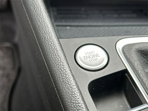 Certified 2025 Volkswagen Jetta SEL image 20