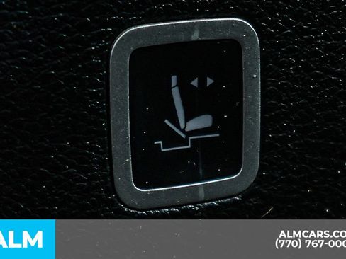 Used 2023 Chrysler Pacifica Touring-L FWD image 52