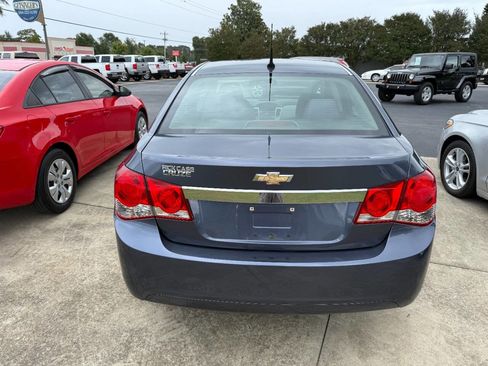 Used 2014 Chevrolet Cruze LS image 3
