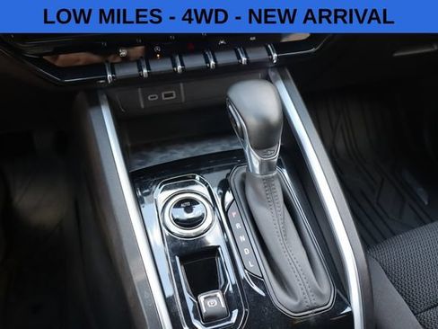 Used 2023 Chevrolet Colorado LT w/ LT Convenience Package AWD/4WD image 18