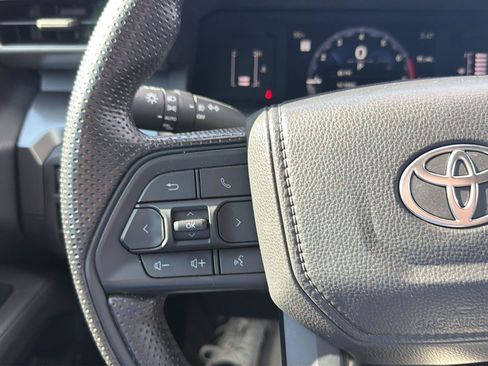 Used 2024 Toyota Tacoma SR5 AWD/4WD image 25