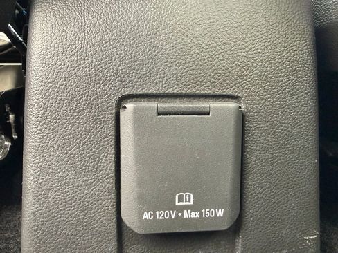 Used 2022 Chevrolet Trax LT w/ Midnight Edition image 22