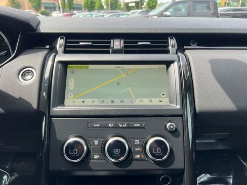Used 2018 Land Rover Discovery SE AWD/4WD image 17