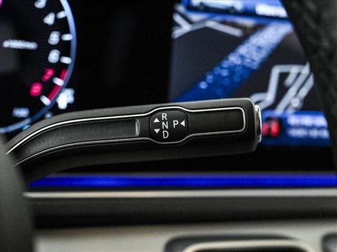 Used 2024 Mercedes-Benz GLE 450e 4MATIC image 12