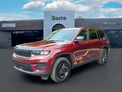 Used 2023 Jeep Grand Cherokee Laredo w/ Luxury Tech Group I