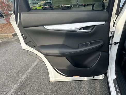 Used 2021 INFINITI QX50 Luxe image 22