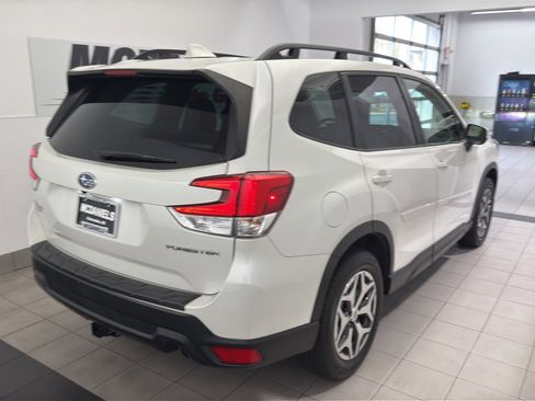 Used 2023 Subaru Forester Premium image 4