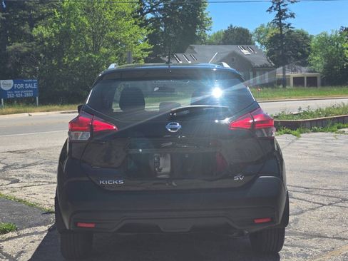 Used 2019 Nissan Kicks SV FWD image 5