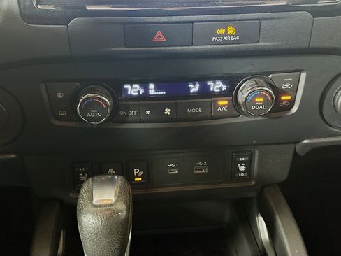 Used 2022 Nissan Frontier SV image 23