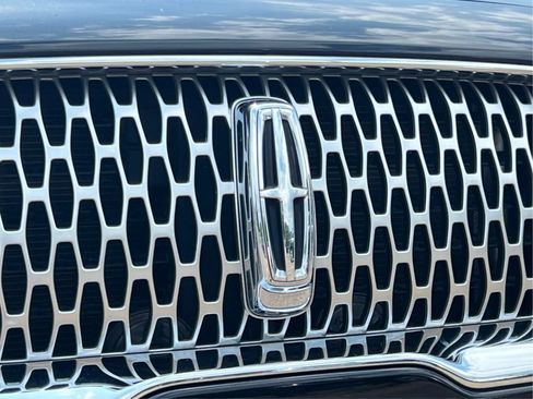 Used 2022 Lincoln Nautilus Reserve w/ Luxury Package AWD/4WD image 36