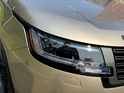 New 2025 Land Rover Range Rover SE image 13
