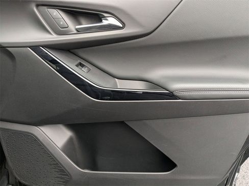 Used 2025 Chevrolet Equinox LT image 35