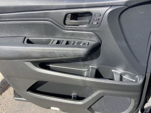 Used 2025 Honda Odyssey Sport-L image 18
