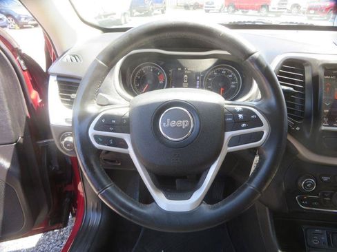 Used 2017 Jeep Cherokee Latitude w/ Safety/Convenience Group FWD image 13
