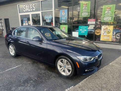 Used 2017 BMW 330i xDrive Sedan image 3