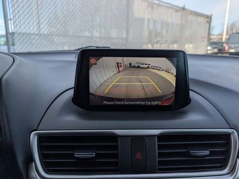 Used 2018 MAZDA MAZDA3 Sport image 18