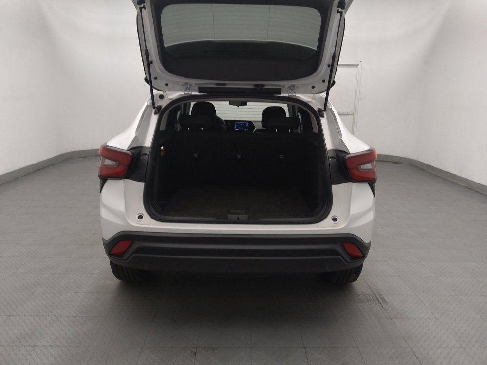 Used 2025 Chevrolet Trax LS FWD image 29