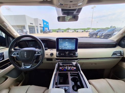Used 2019 Lincoln Navigator L Reserve AWD/4WD image 21