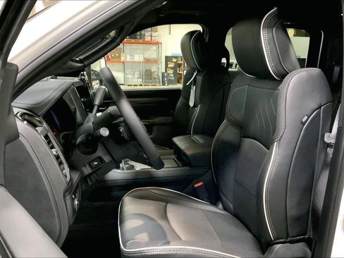 New 2025 RAM 2500 Limited AWD/4WD image 9