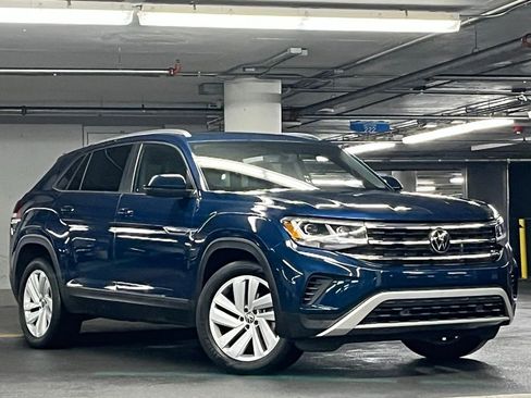 Used 2023 Volkswagen Atlas Cross Sport SE w/ Panoramic Sunroof Package AWD/4WD image 2