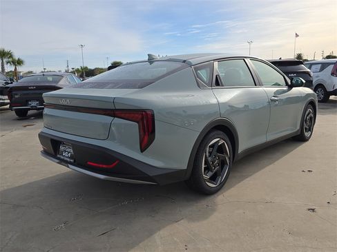 New 2025 Kia K4 EX image 8
