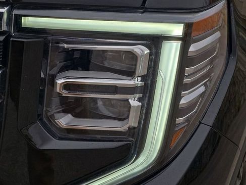 Used 2025 GMC Sierra 1500 SLT AWD/4WD image 7
