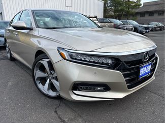 Used 2018 Honda Accord Touring video 2