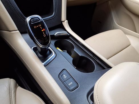 Used 2018 Cadillac XT5 Premium Luxury image 14